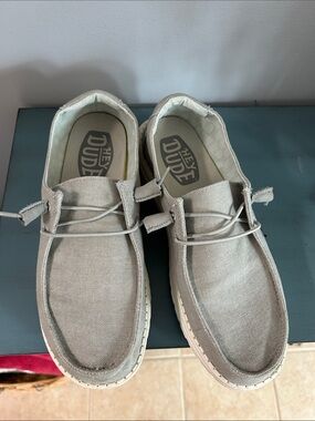 Hey Dude Casual Slip-On Loafers in Light Gray size 9